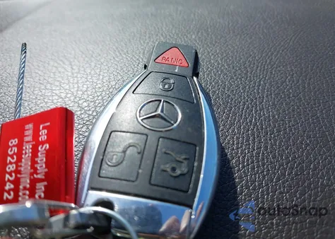 2015 Mercedes-Benz E 350 4Matic z USA, uszkodzony, nr VIN WDDHF8JB0FB101753